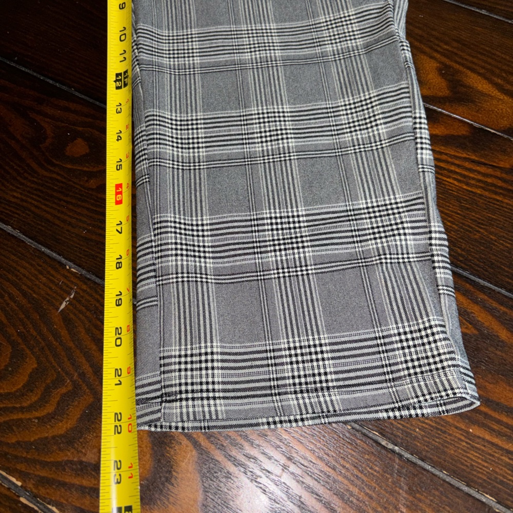 Simply Vera Vera Wang Black & White Plaid Cropped Pants - Picture 4 of 7